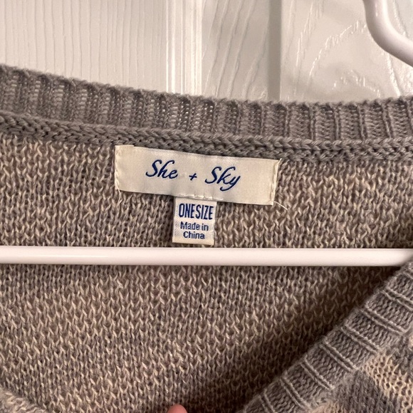 Boutique oversized zebra print sweater. - Picture 2 of 3